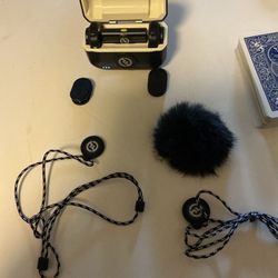 Lark M2 Wireless Mic – Great Condition 