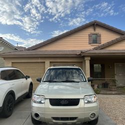 2005 Ford Escape $2,100