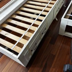 Pottery Barn Belden Bed