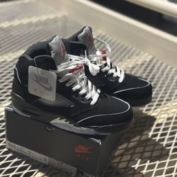 Air Jordan Retro metallic