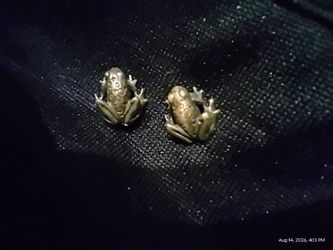 STERLING SILVER FROG EARRINGS (925 STAMPED)