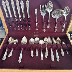 DE LUXE by Home Decorations 1940,s silver plated silverware set