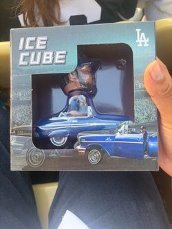 Ice cube Bobblehead