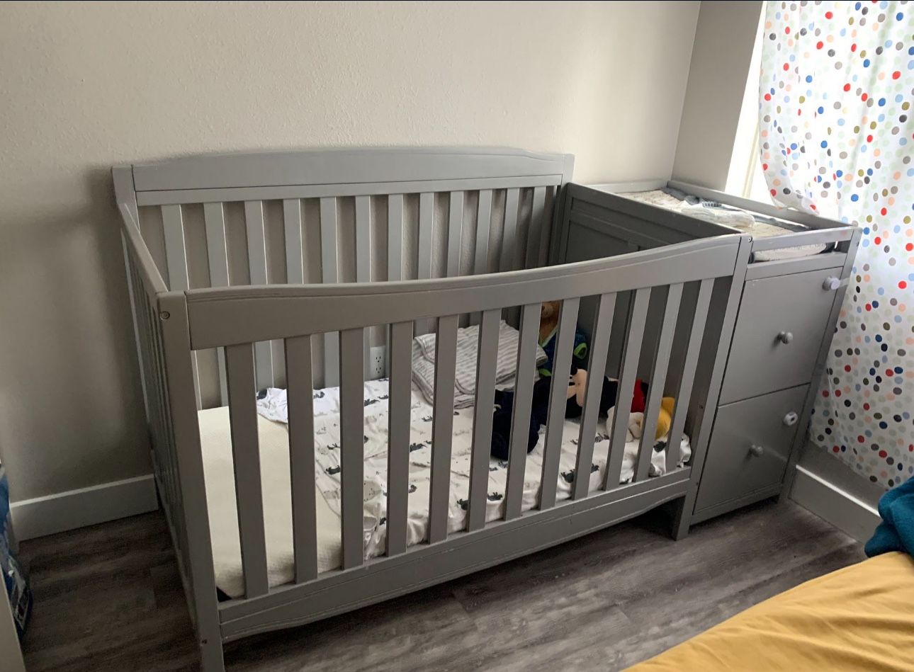 Crib plus Changing Table (Grey) w/mattress