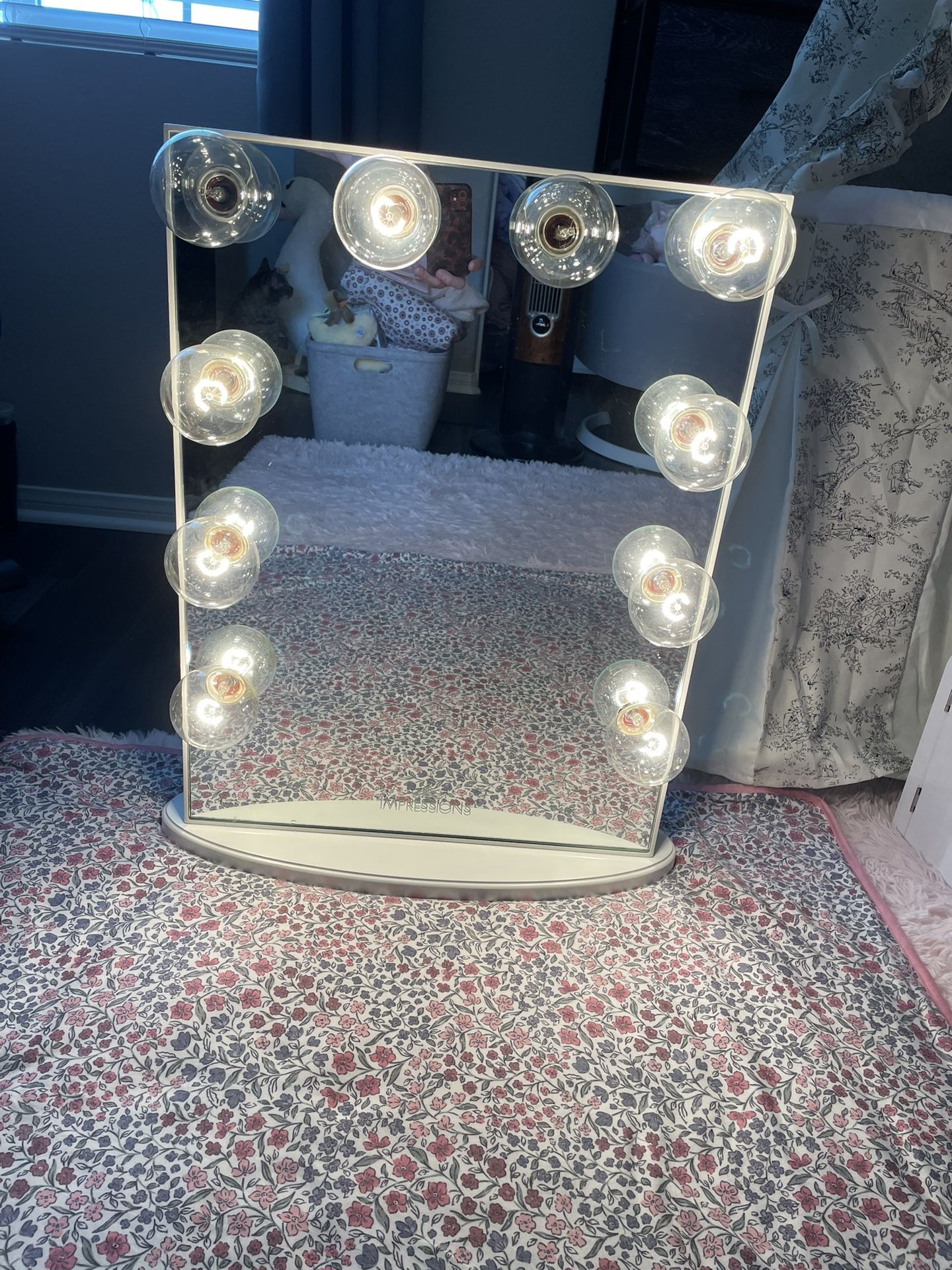 Impressions Vanity XL Work Great Need 2 New Light Bulbs
