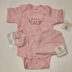 Swinging On A Star One Piece Hat & Socks 0-6 Months