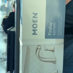 BATHROOM FAUCET BRAND NEW MOEN FINDLAY 8in