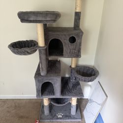 3 Tier cat Tree