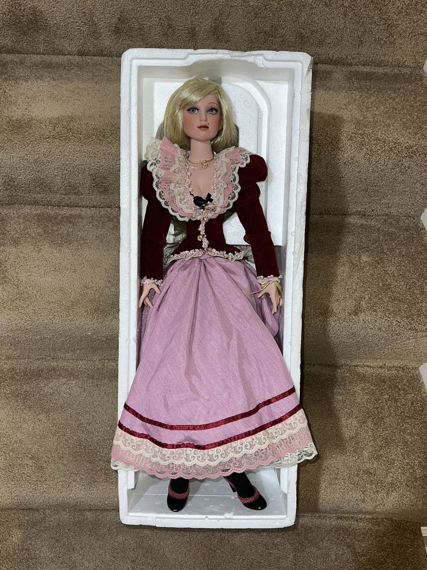 Rustie porcelain doll # 174/750 Beautiful 2002 Bugandy dress 24” Heart Charm
