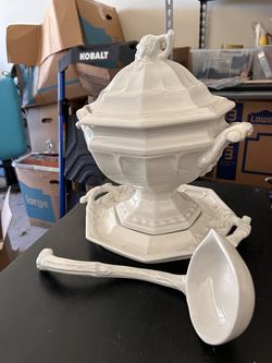 Redcliff Ironstone soup tureen