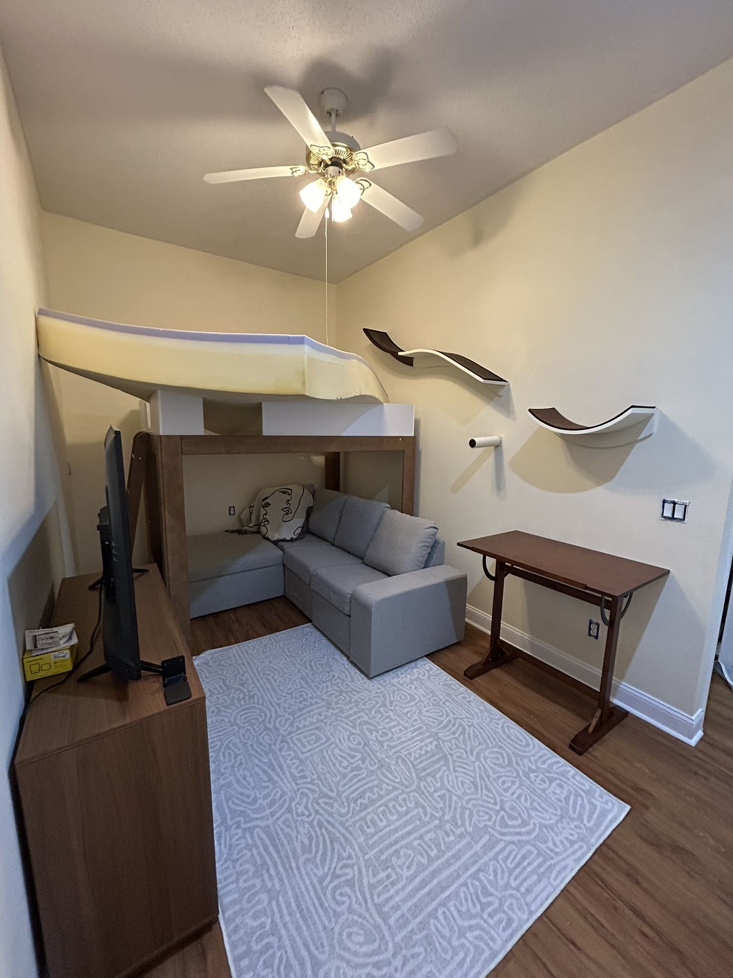 Sectional Couch Home reserve