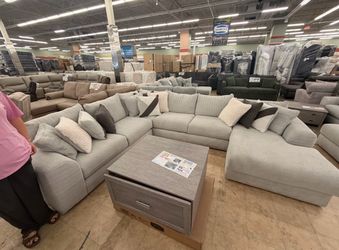 Couch/w coffee table