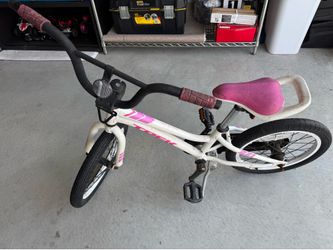 Girl’s training bike