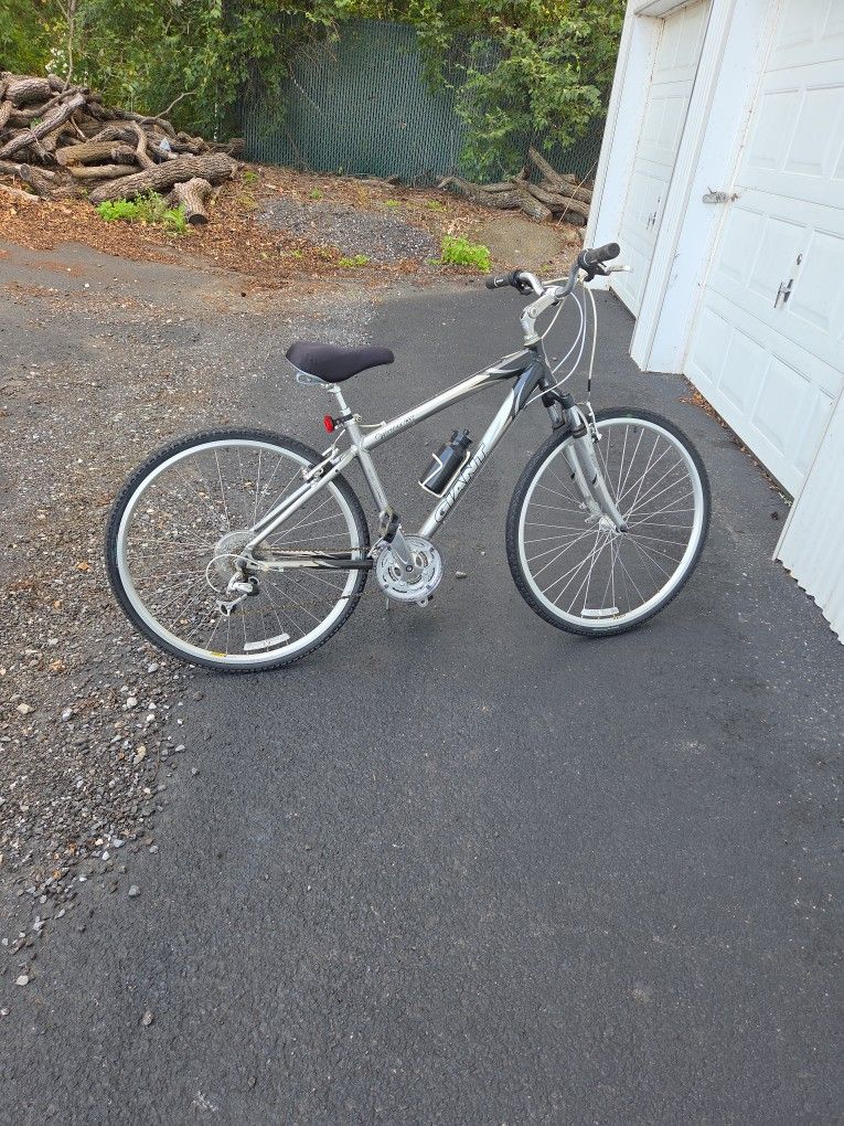 Giant Men's Bike Cypress DX