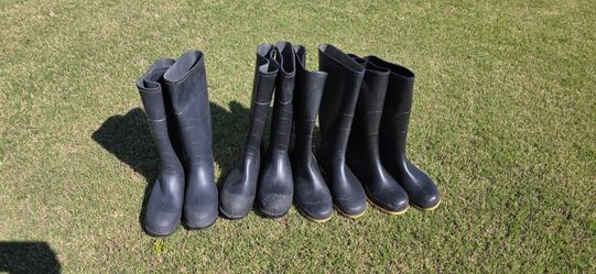 Rubber Muck Boots 4 Pair (sizes 9, 10, & 11)