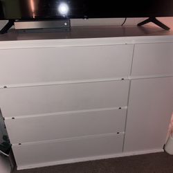 Modern White Entire Bed Set Bundle 