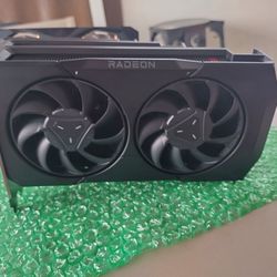 RX 7600 8gb 