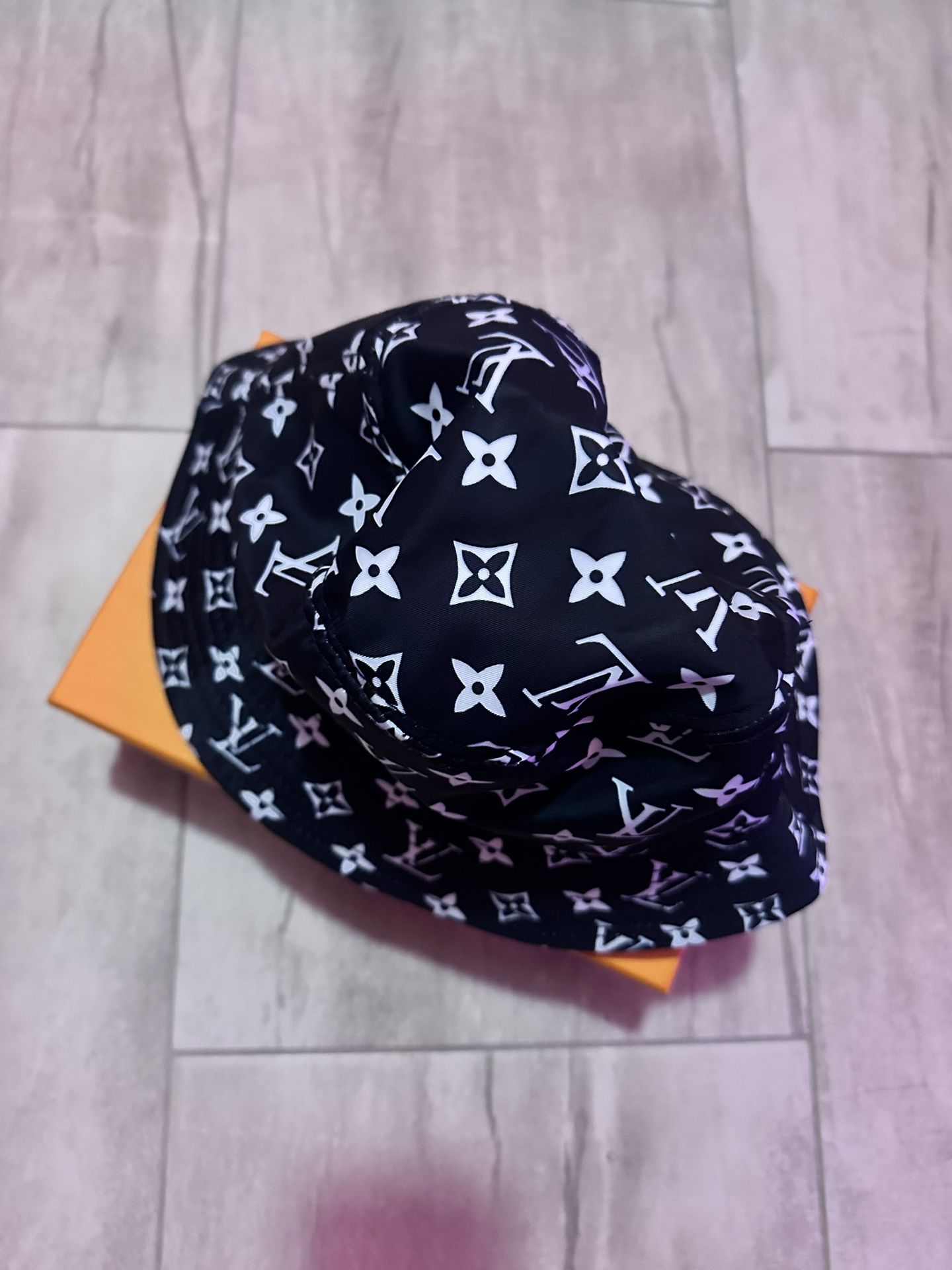 Louis Vuitton Black/White Monogram Synthetic Bucket Hat M