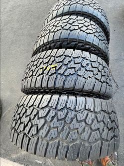 275-65R18 LT FALKEN Brand tires usadas en perfecta condición 80%life