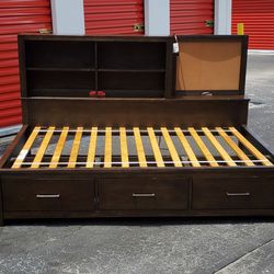 (FREE LOCAL DELIVERY) Espresso Full captain / day bed with built in power strip and 3 drawers