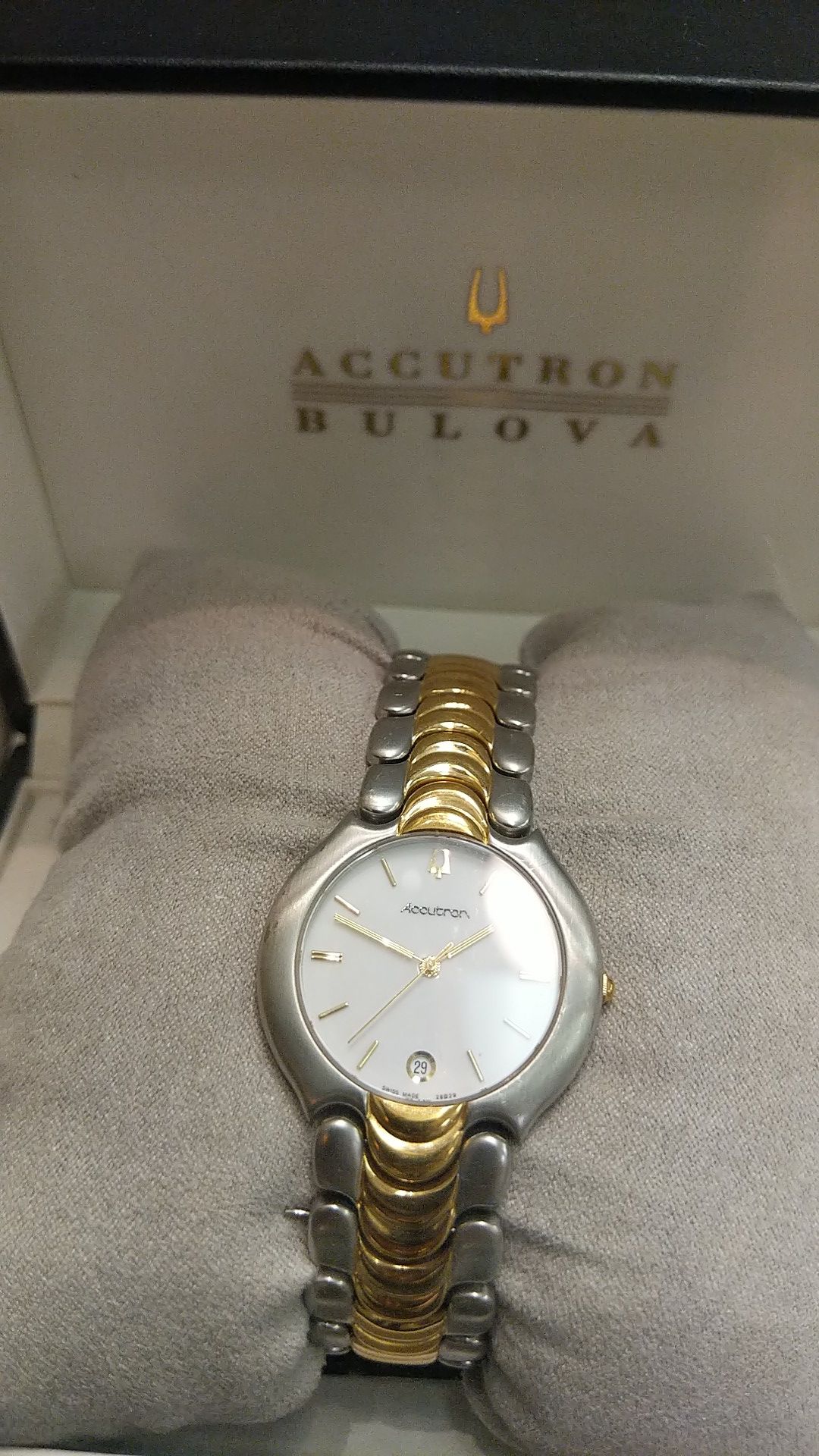 Bulova Watch new with extra links