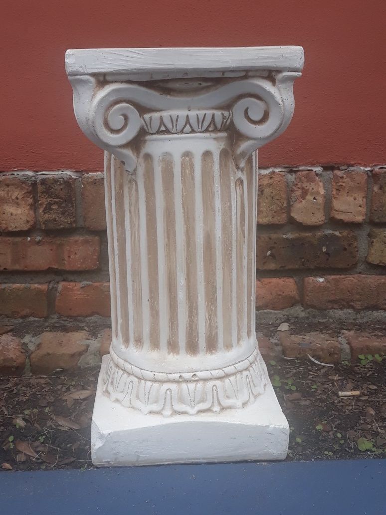 Column-style Pedestal $5
