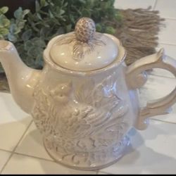 Country Cottage Ceramic Bird Tea Pot 