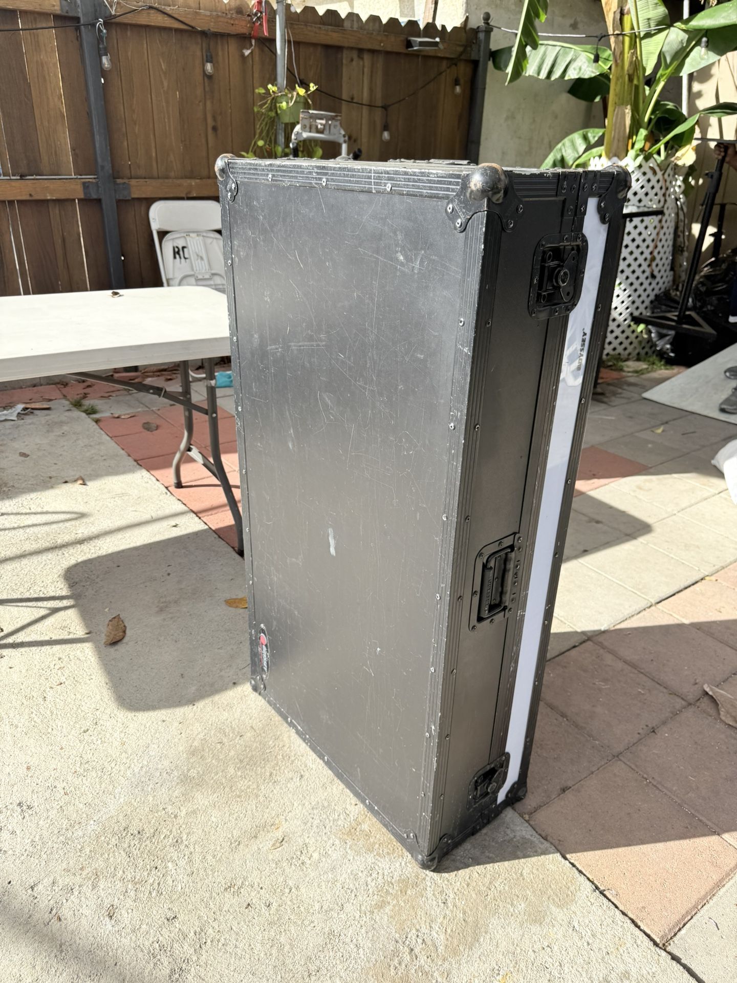 DJ Coffin turntables odyssey Speakers 