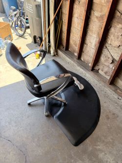 Hair cut chair and mat
