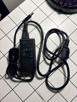 AC/DC ADAPTER MODEL: GM51-240200-F