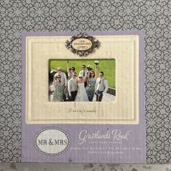 Mr & Mrs Wedding Frame 
