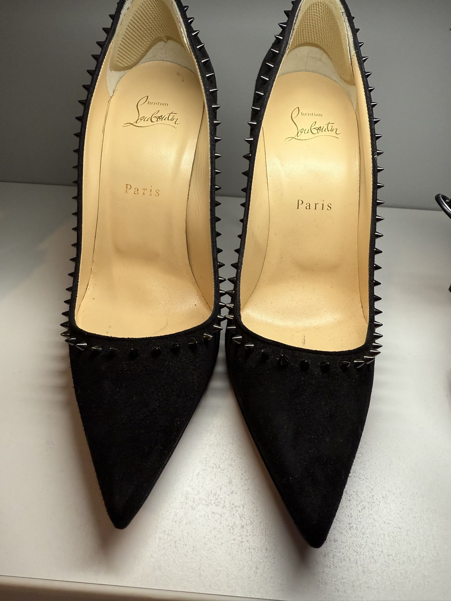 👠 GENUINE CHRISTIAN LOUBOUTIN SPIKED RED BOTTOMS – SIZE 7.5 – $600 (Retail $945)