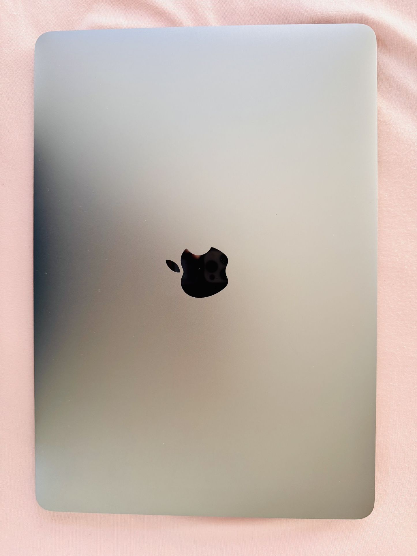 MacBook Pro 13 (2020)- Excellent Condition