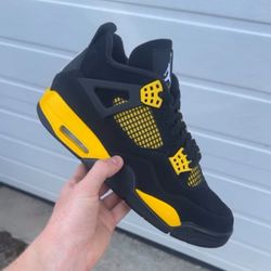 Jordan 4 Thunder 