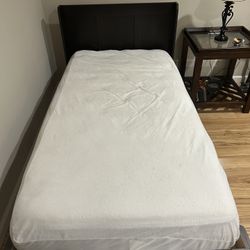Twin Bed With Mattress 