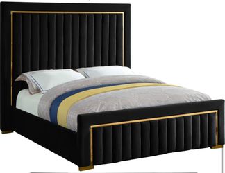 Elegant King Size Bedframe