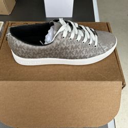 Women’s Michael Kors Sneaker