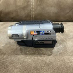 Sony der-trv140 dig8 handycam (with nightshot)