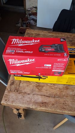 Milwaukee.
M18 18-Volt 1/4 HP
Lithium-lon Cordless Transfer
Pump (Tool Only)