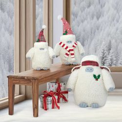 Yeti family Plush Holiday Decor Set