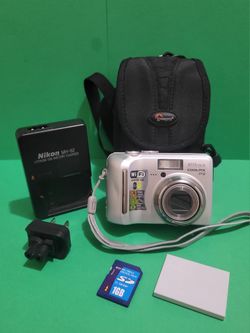 Nikon COOLPIX P2 5.1MP Digital Camera Silver Compact Camera Tested Working.
