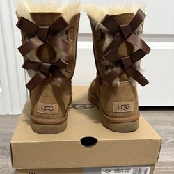 Ugg Coots W/bows 