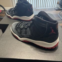 JORDAN 11 BRED VELVET….BRAND NEW KIDS SIZES & 2Y