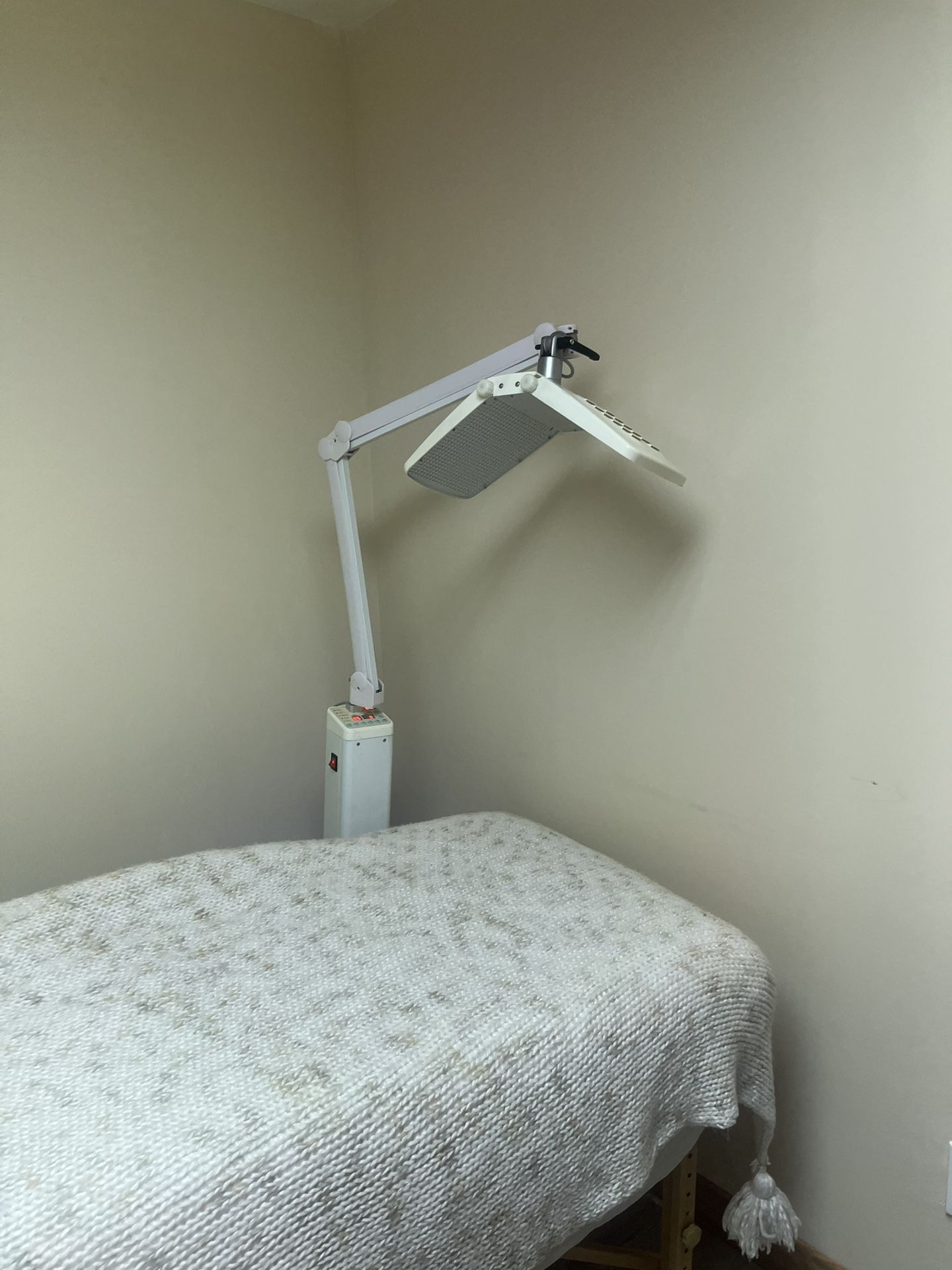 LED LIGHT