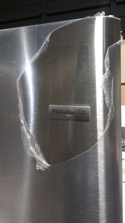Scratch n Dent Refrigerator 20.4 cu feet