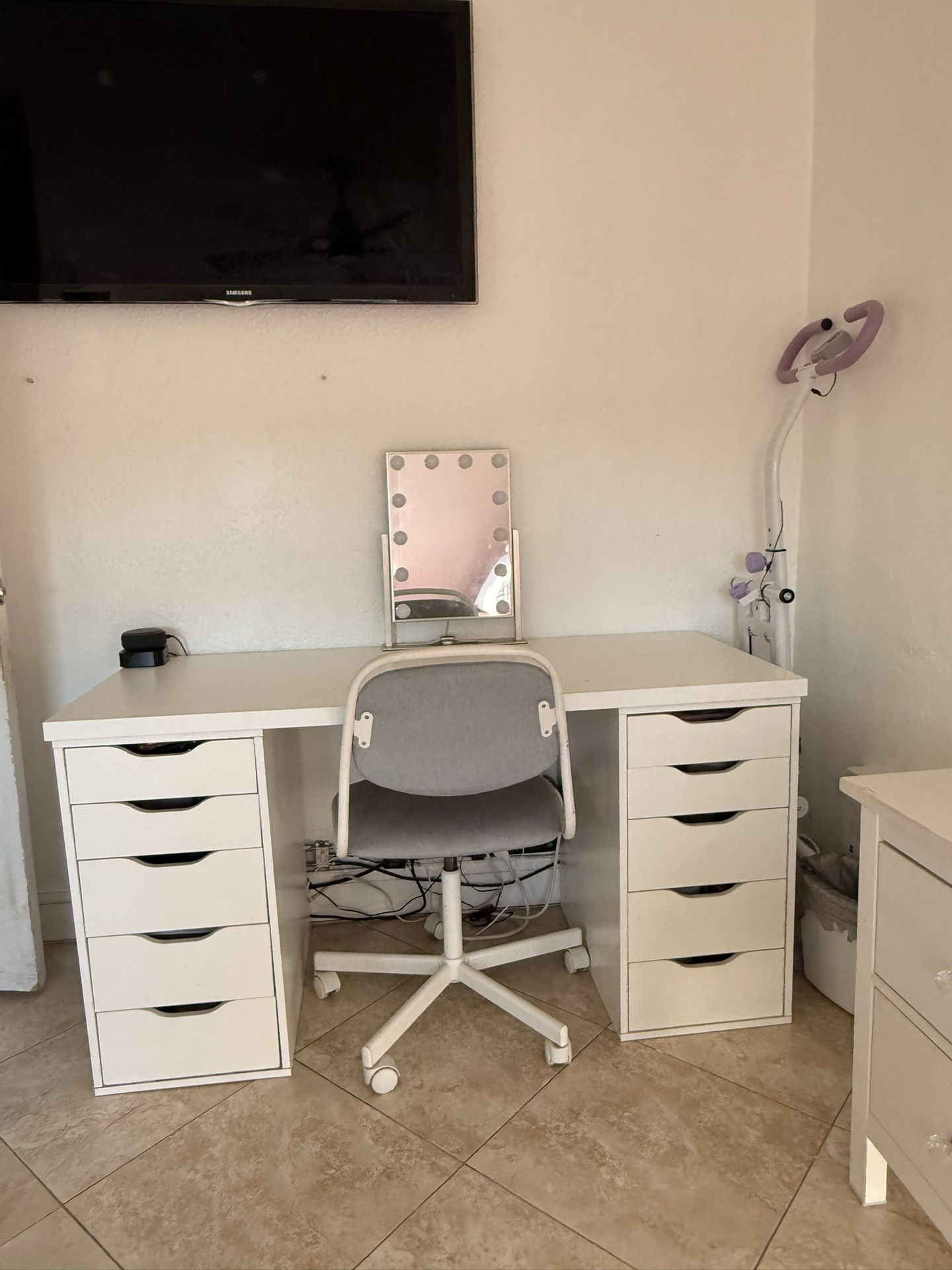 vanity/ Study Desk