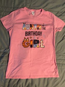 Woman’s size medium bluey aunt shirt