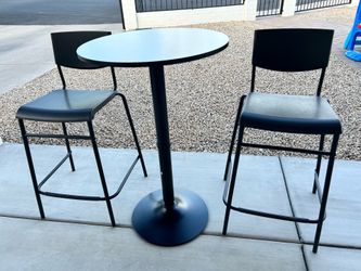 cocktail table with 2 stools 24 inches height seat