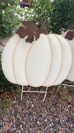Metal jumbo pumpkin