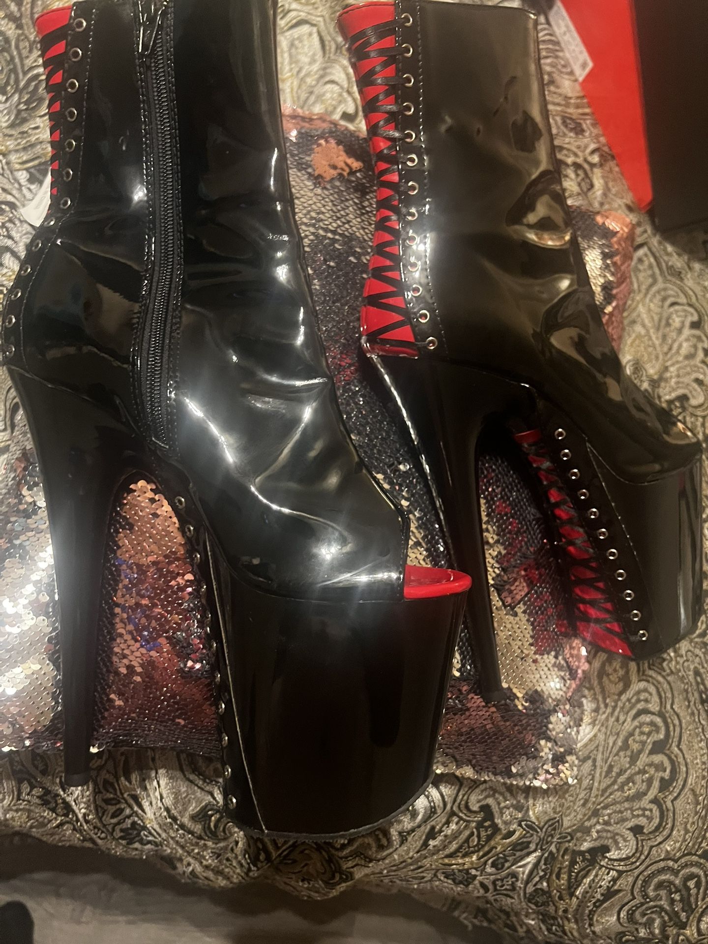 Pleasers Size 9